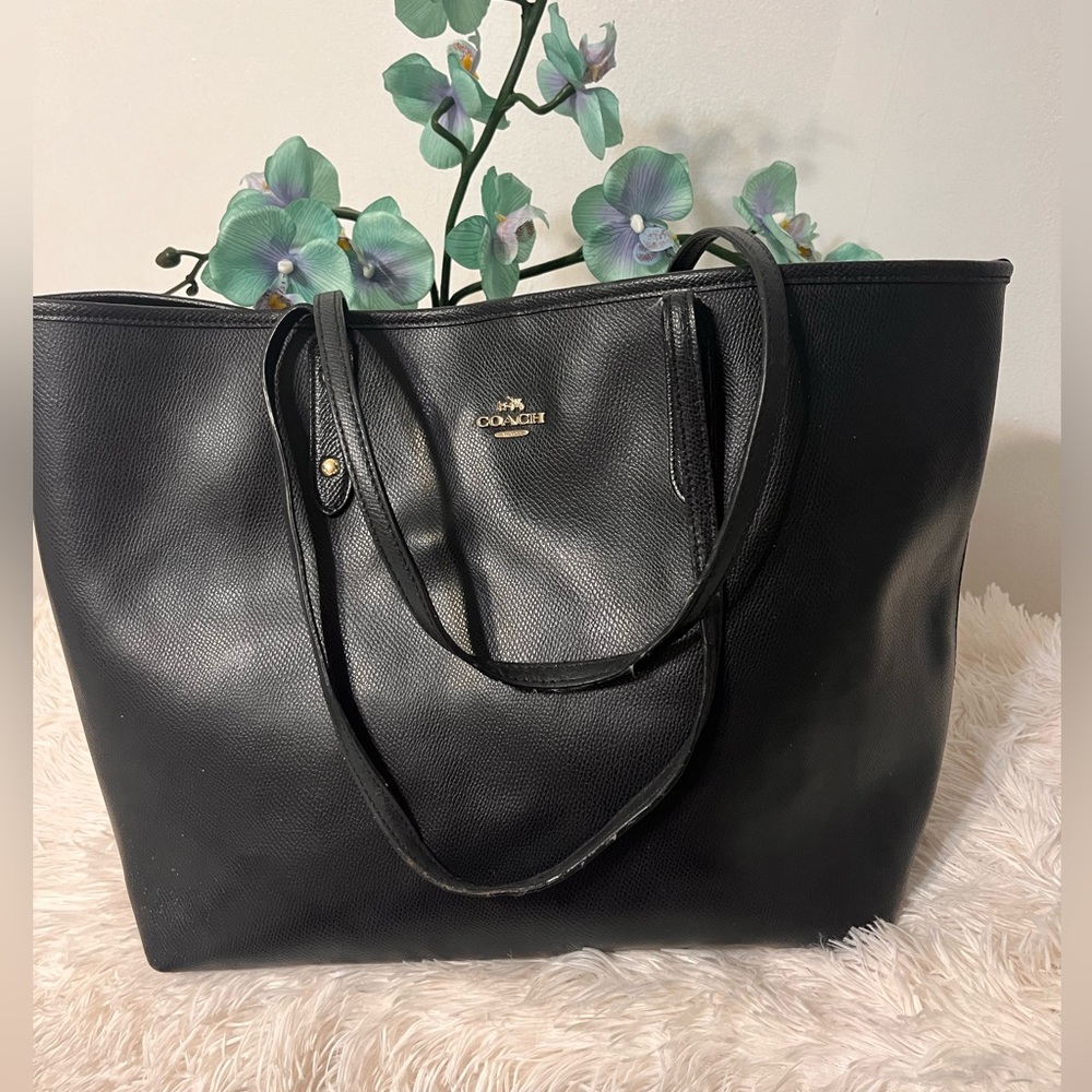AUTHENTIC COACH SHOULDER BAG- - Picture 1 of 6